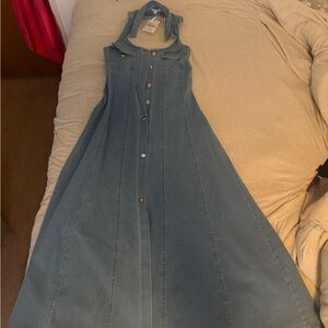 Bundle! 2 dresses for the price of 1
Denim Sleeveless Maxi Dress